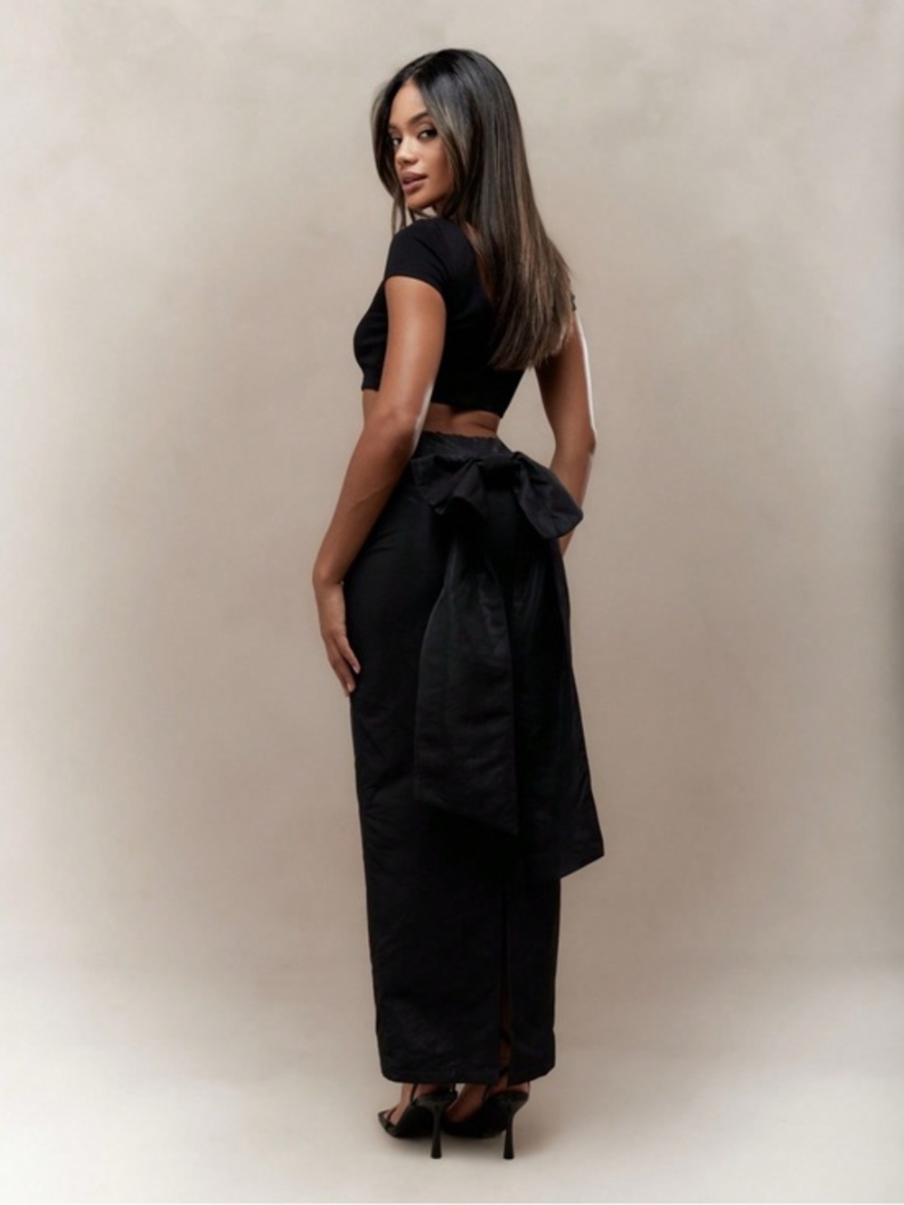 NWT MISSGUIDED Big Bow Detail Back Shiny Bodycon Maxi Skirt SIZE M